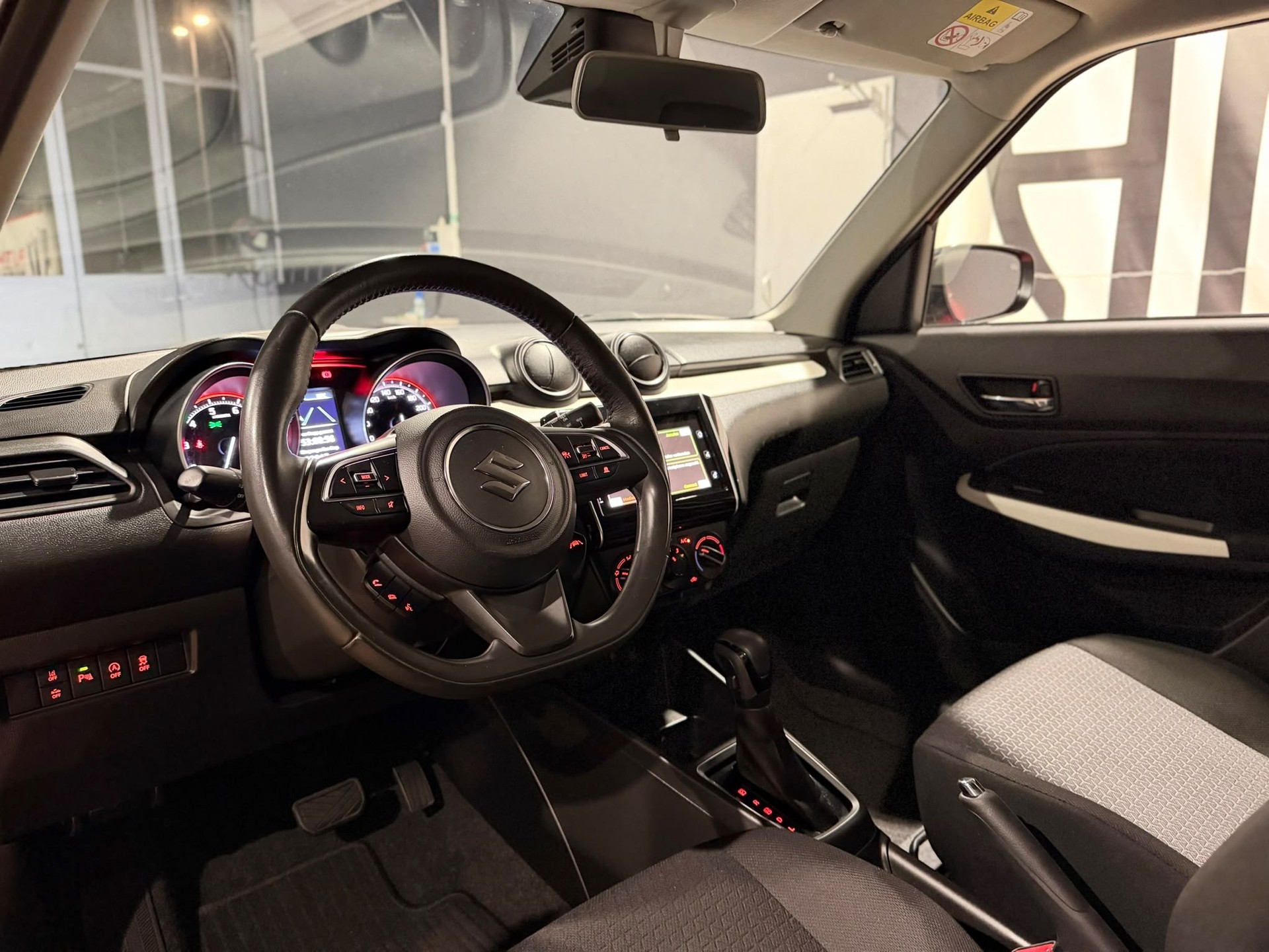SUZUKI Swift 1.2 Compact Top Hybrid CVT-image-10