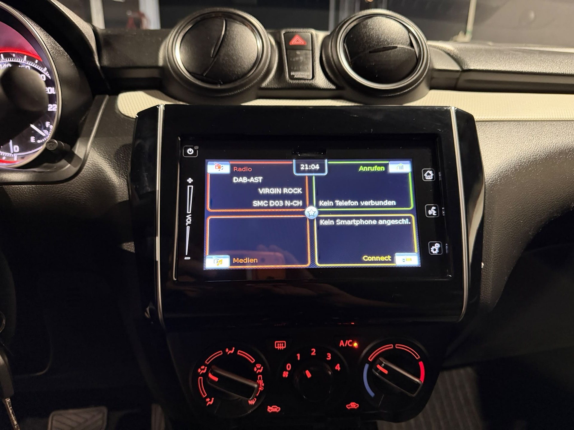 SUZUKI Swift 1.2 Compact Top Hybrid CVT-image-17