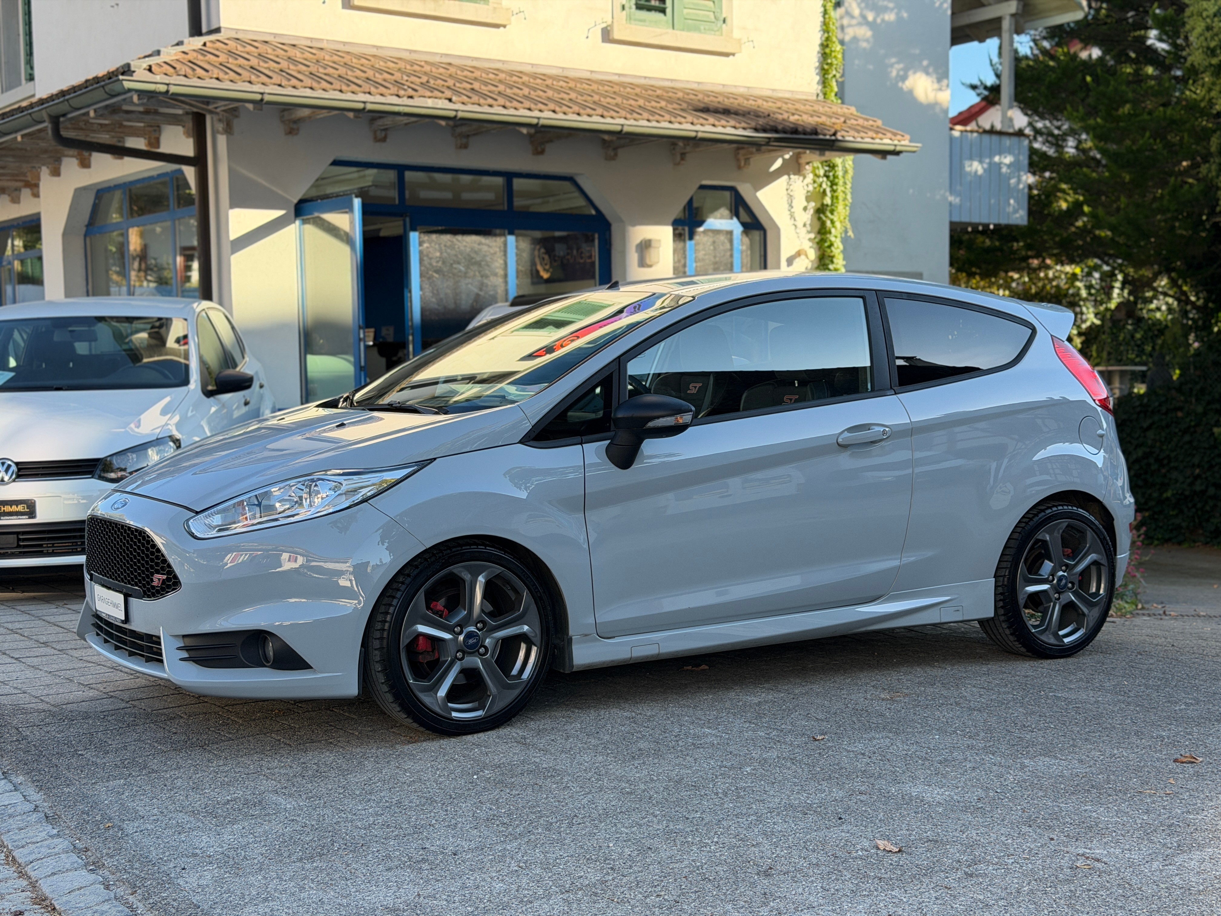 Car photo