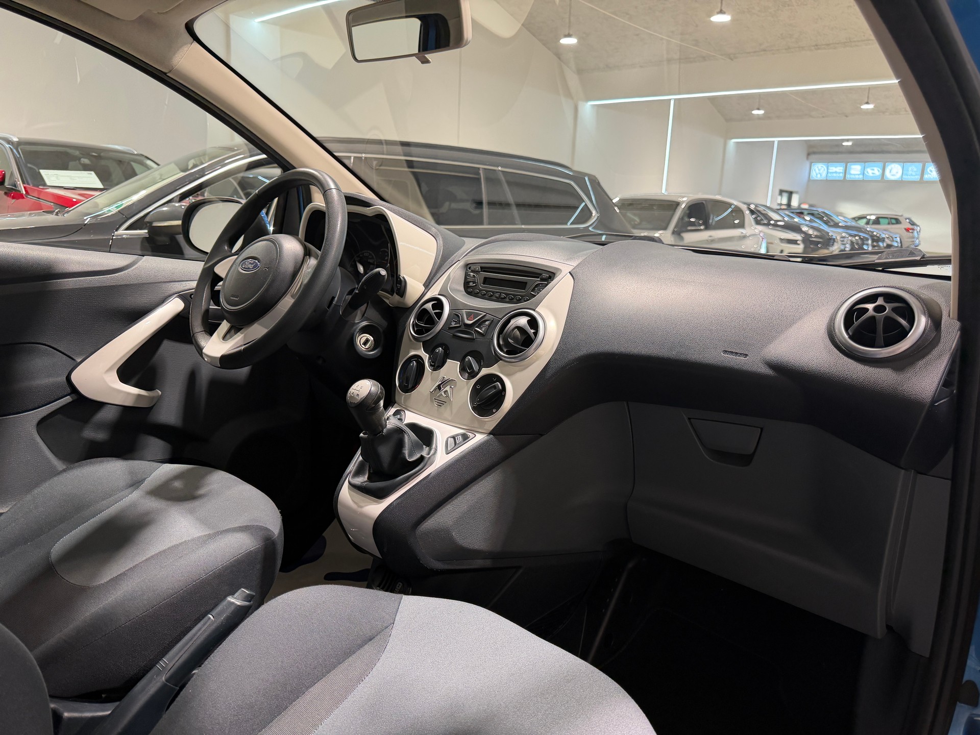 FORD KA 1.25 Titanium-image-13