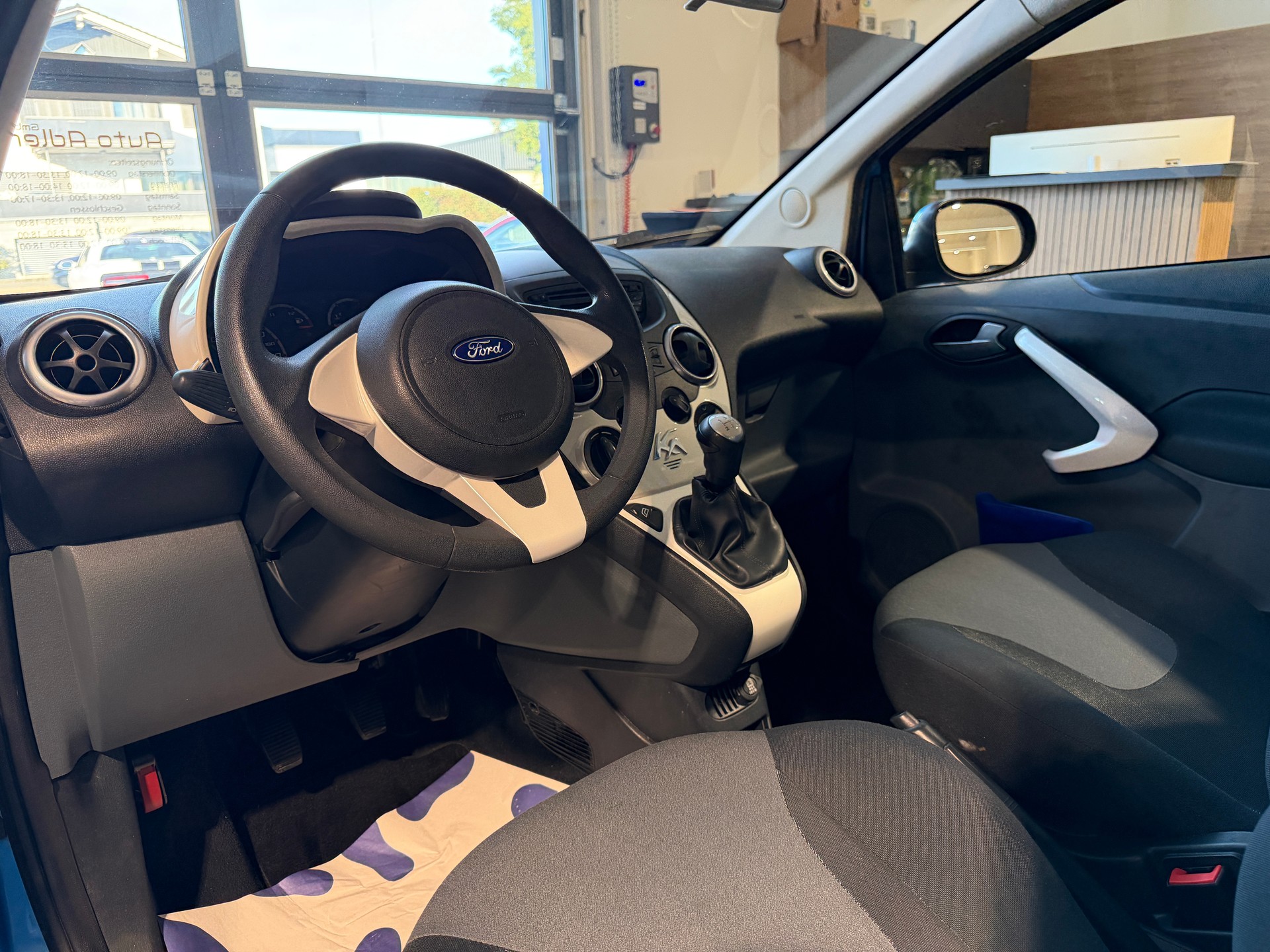 FORD KA 1.25 Titanium-image-12