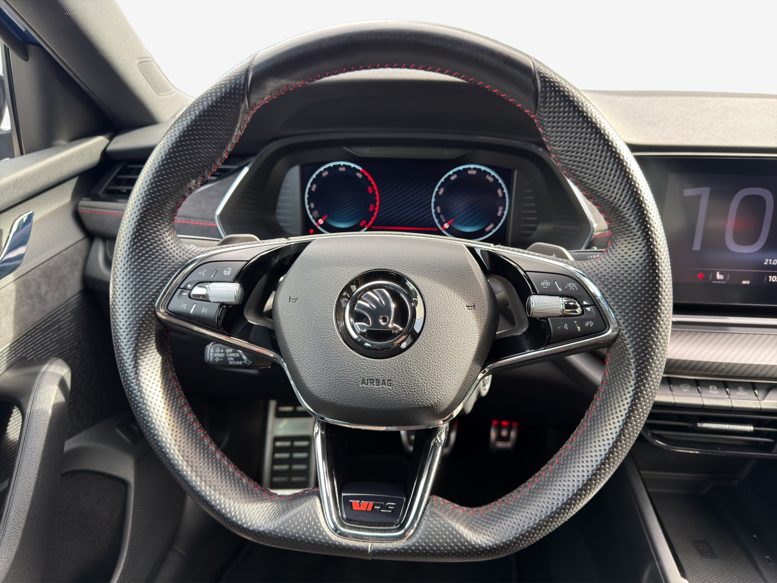 SKODA Octavia Combi 2.0 TDI DSG RS 4x4-image-9