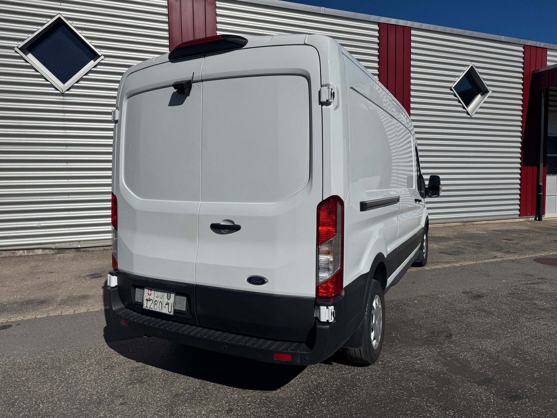 FORD Transit Van 330 L3 Trend 2.0 TDCi 130 FWD A-image-4