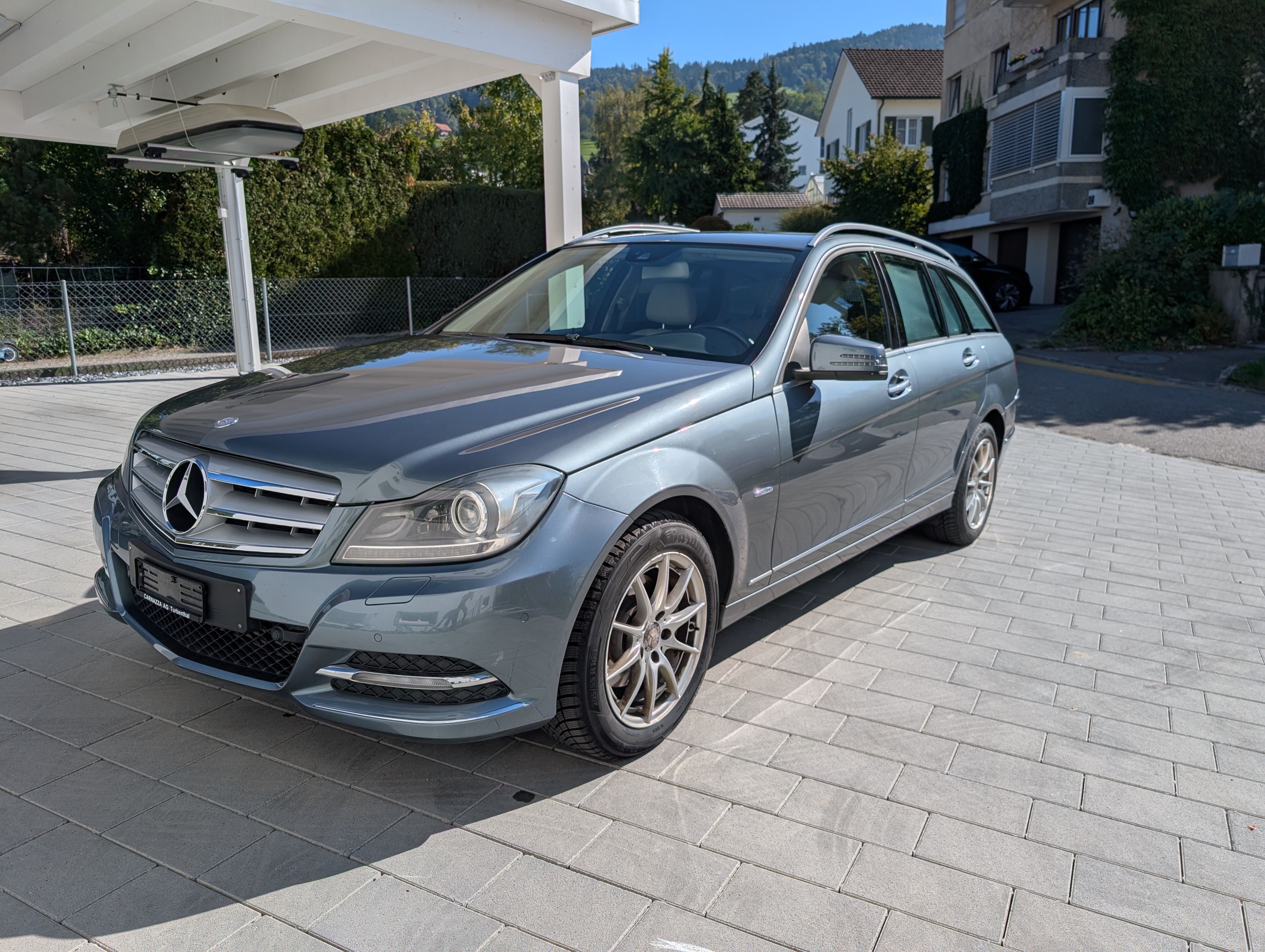 Car photo