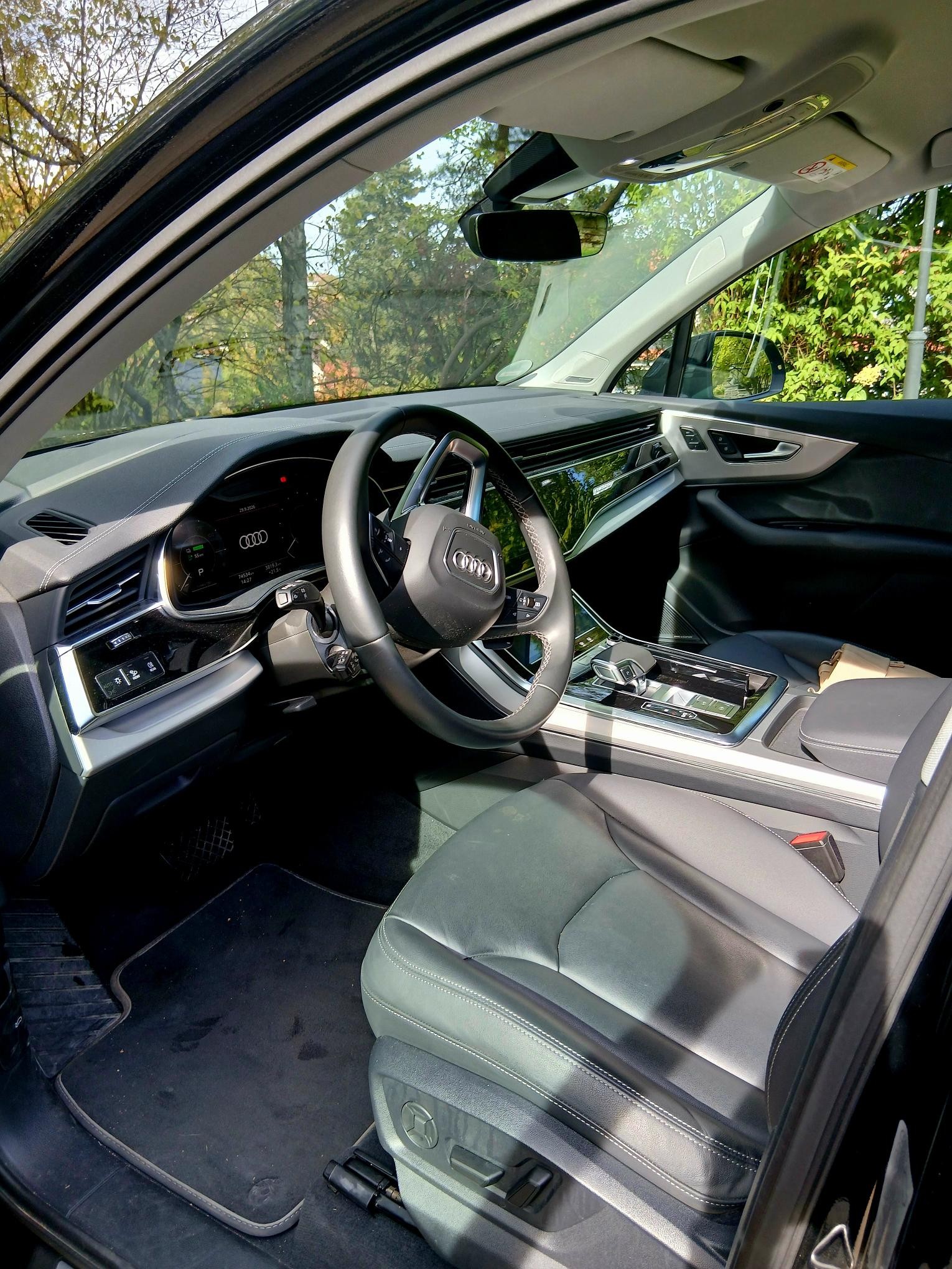 AUDI Q7 3.0 55 TFSI e quattro T-Tronic-image-4