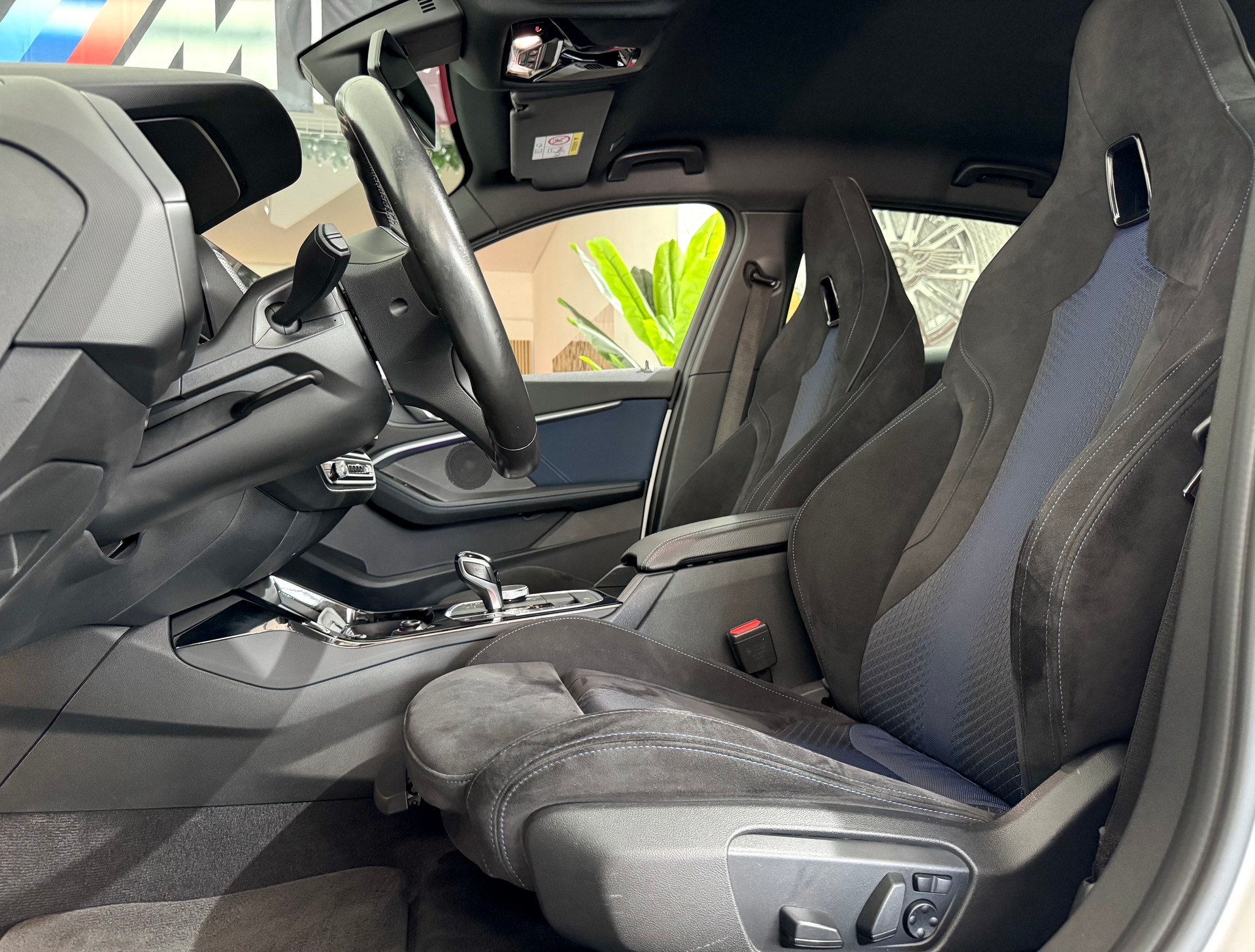 BMW 120d xDrive Steptronic M Sport-image-5