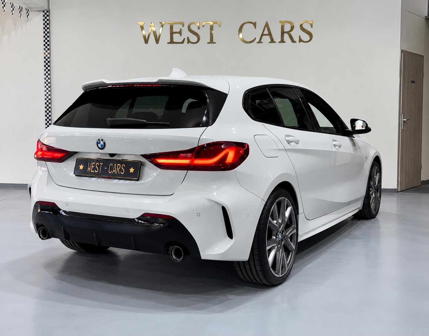 BMW 120d xDrive Steptronic M Sport-image-3