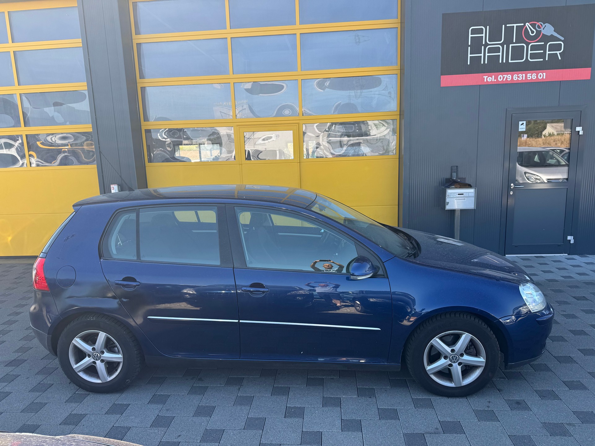 VW Golf 2.0 FSI Comfortline 4Motion-image-3