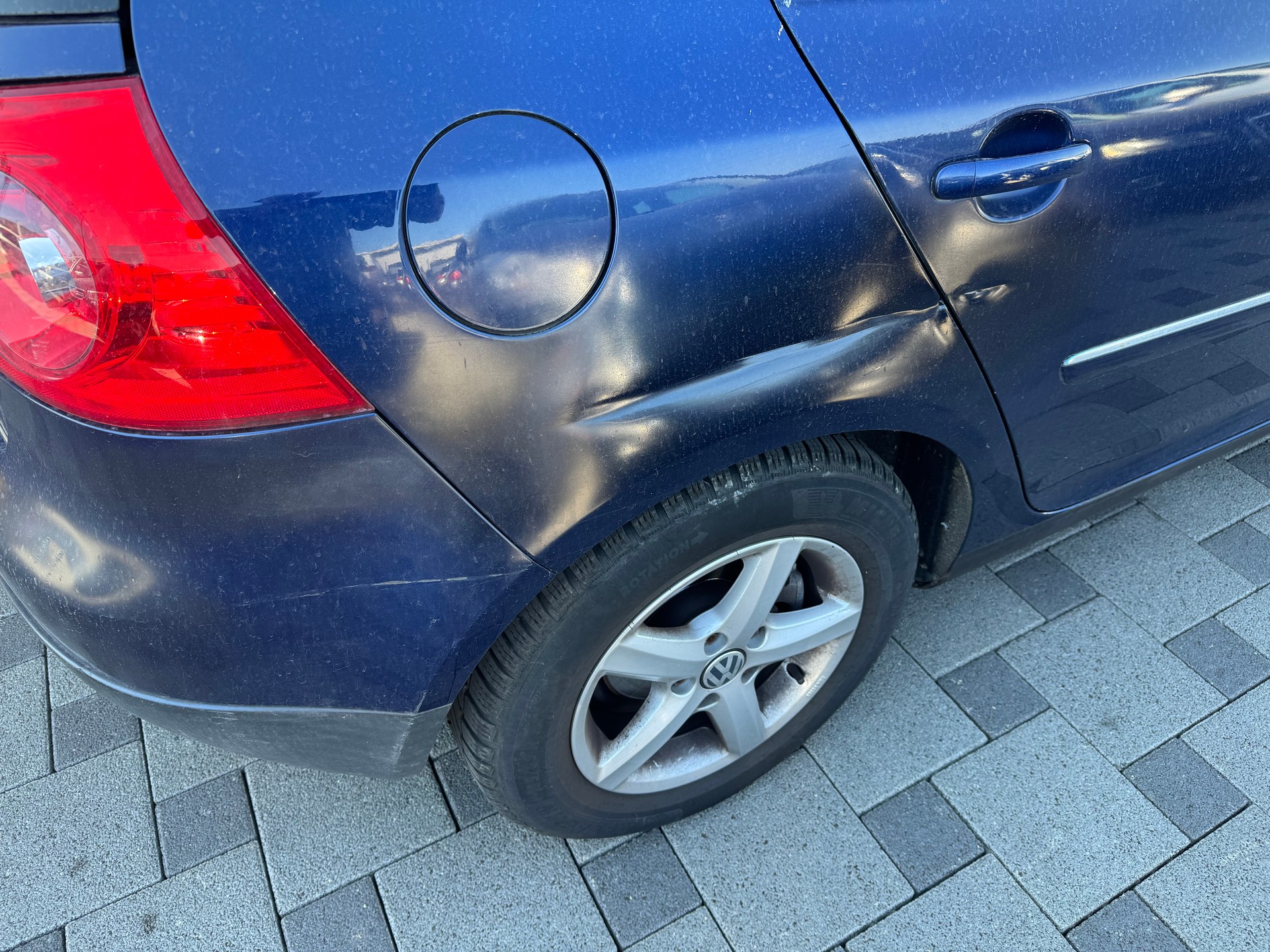 VW Golf 2.0 FSI Comfortline 4Motion-image-10