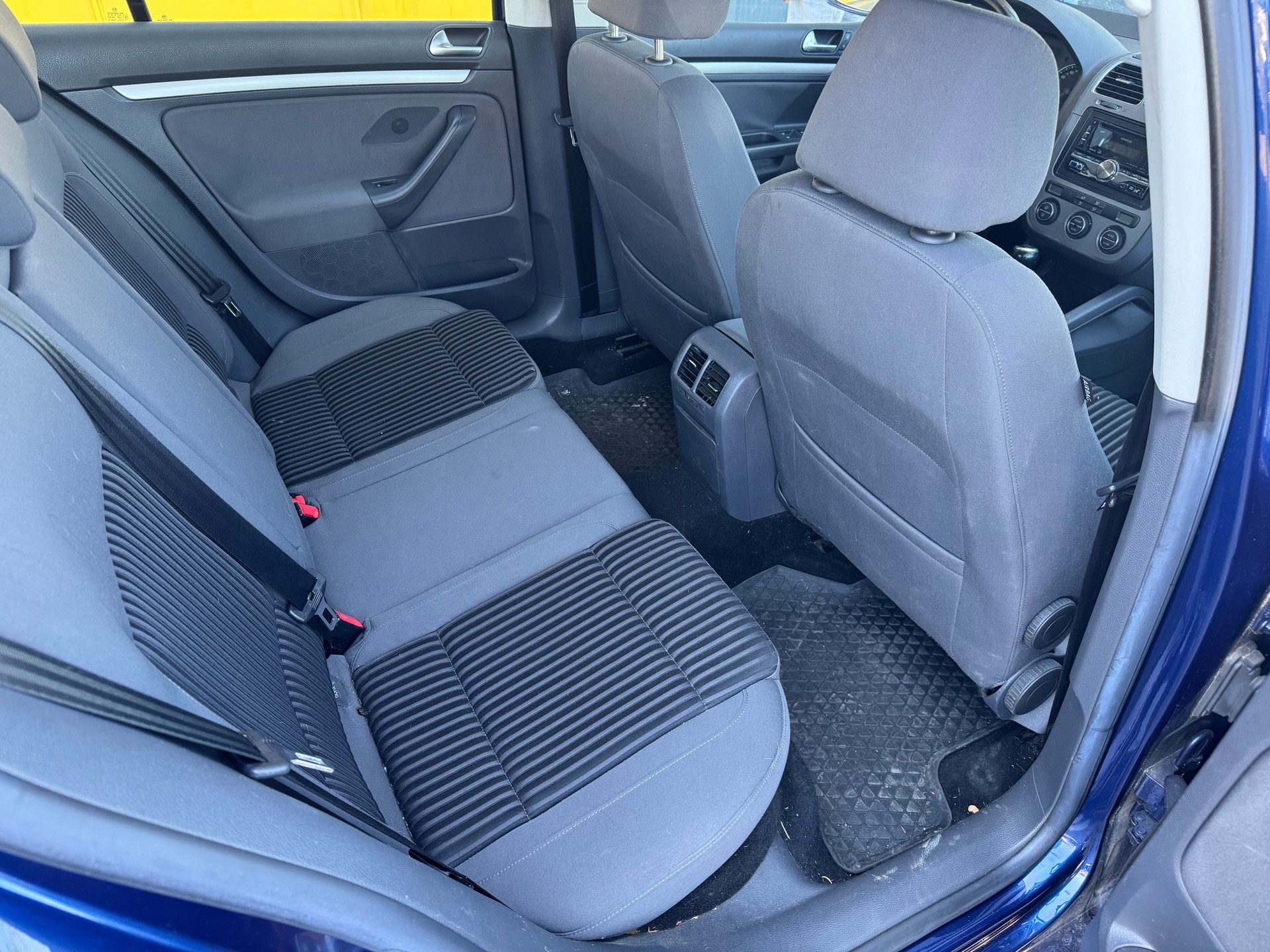 VW Golf 2.0 FSI Comfortline 4Motion-image-11
