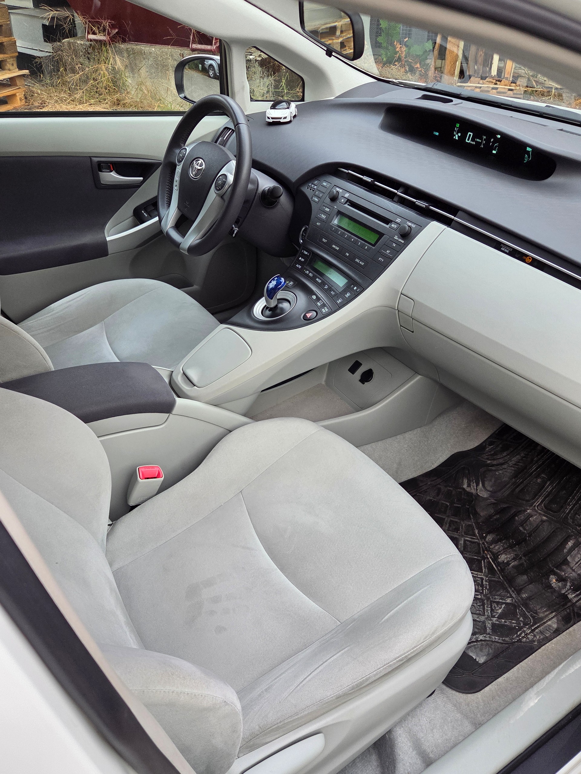 TOYOTA Prius 1.8 16V HSD Sol-image-10