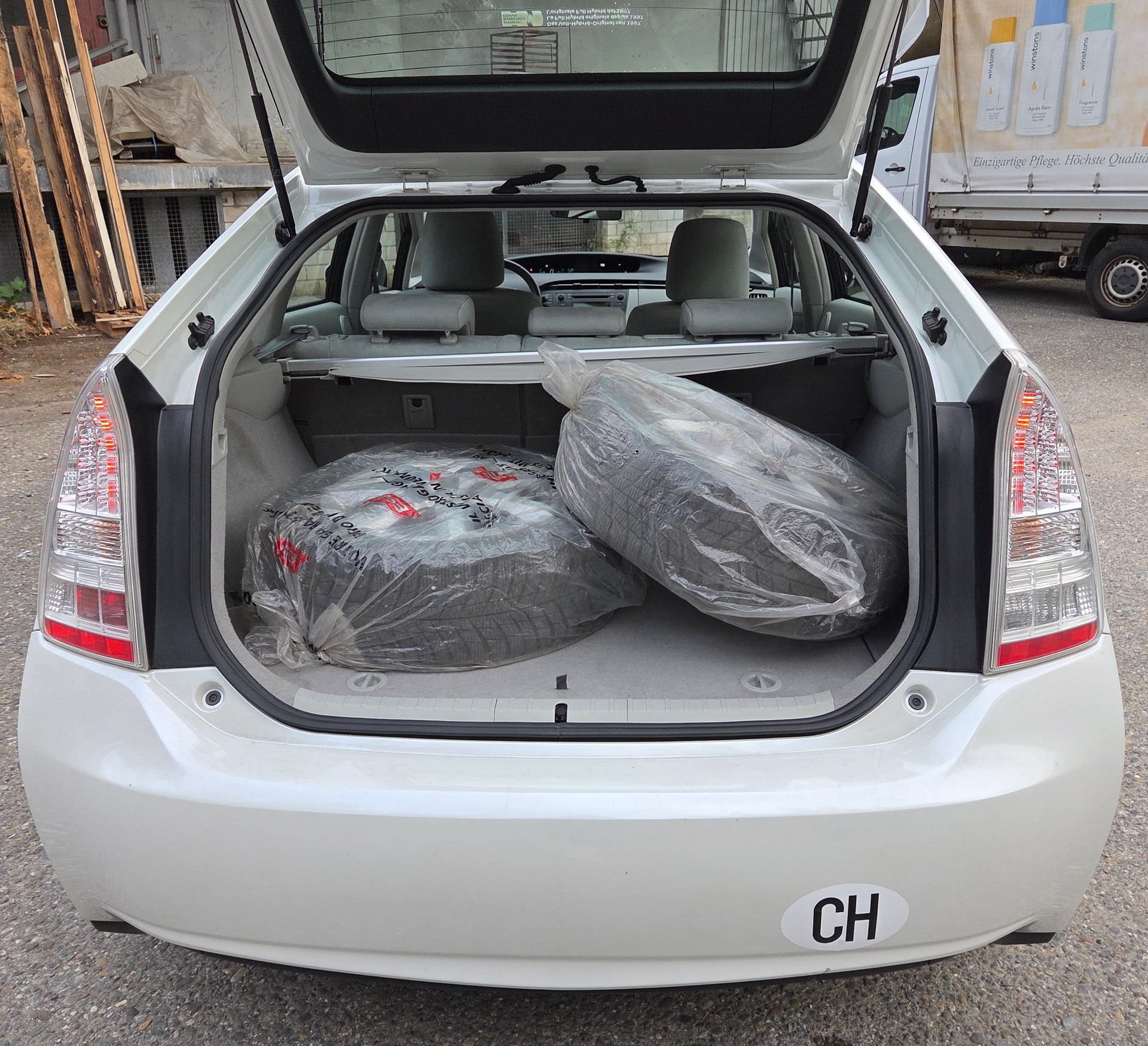 TOYOTA Prius 1.8 16V HSD Sol-image-6