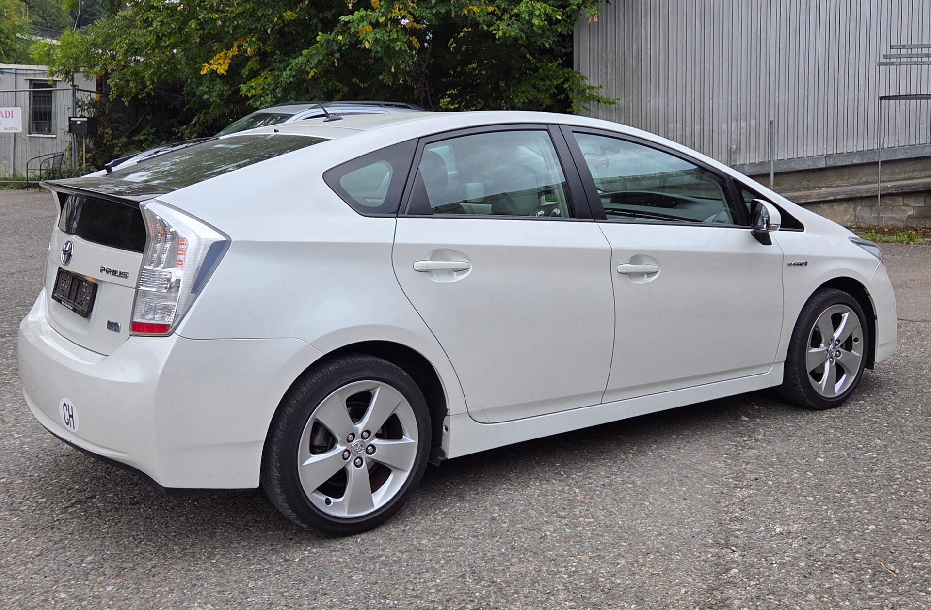 TOYOTA Prius 1.8 16V HSD Sol-image-2