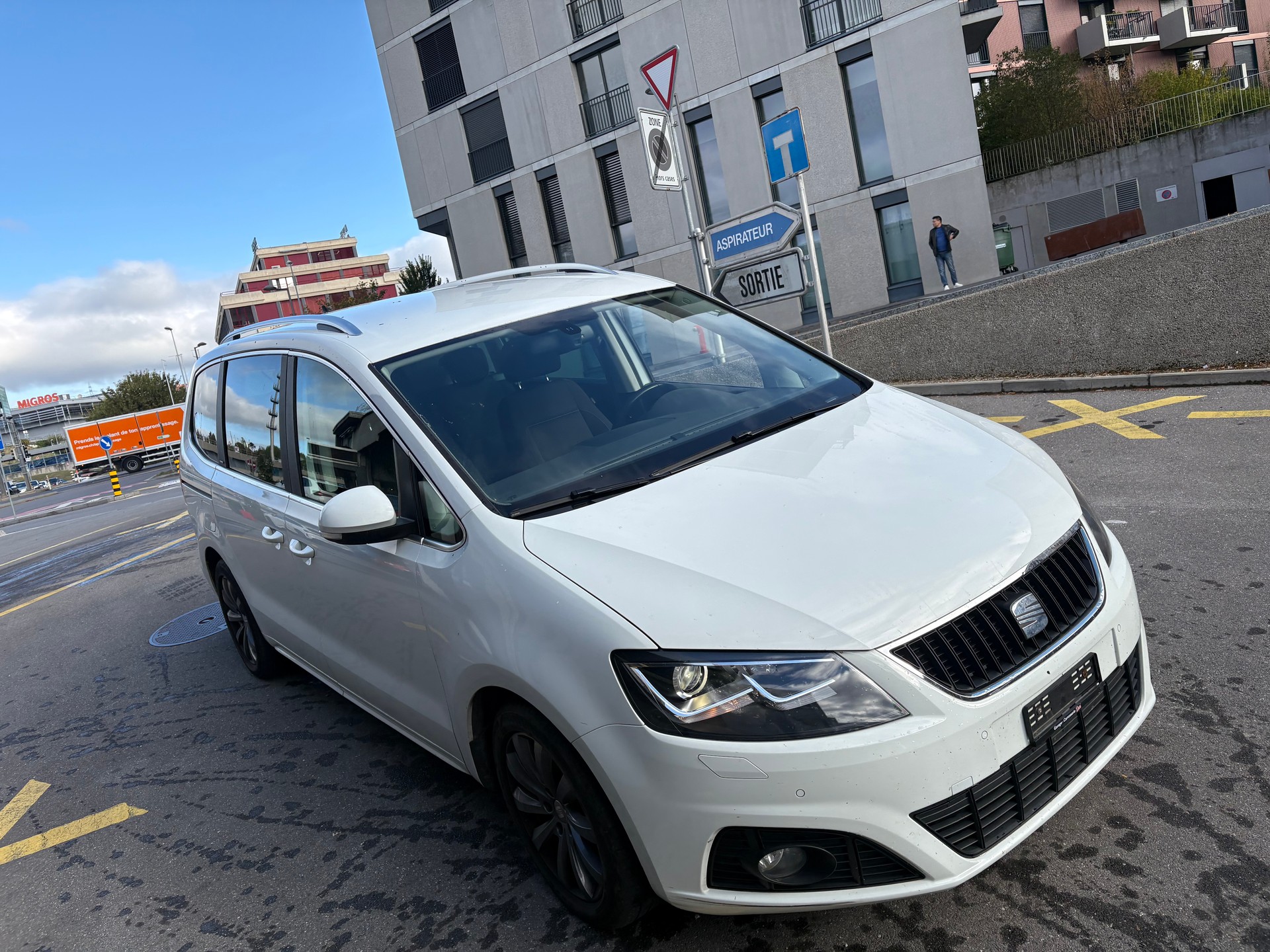 SEAT Alhambra 2.0 TDI Reference-image-1