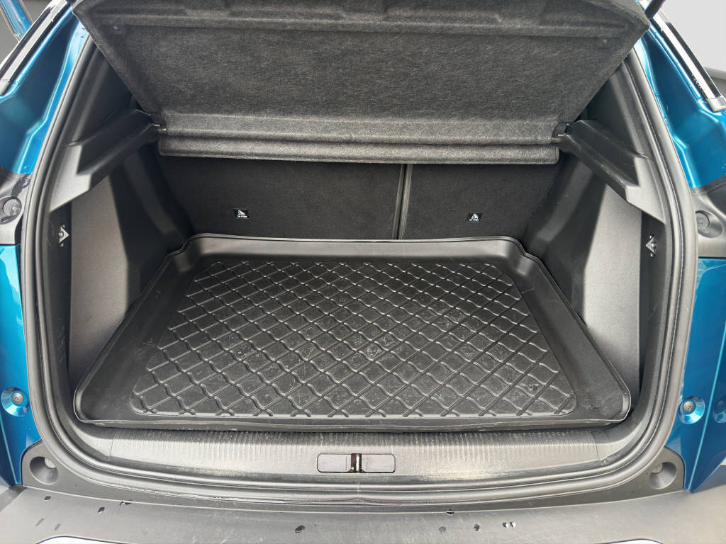 PEUGEOT 2008 1.2 Hybrid 145 GT-image-12