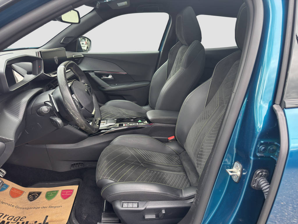 PEUGEOT 2008 1.2 Hybrid 145 GT-image-8
