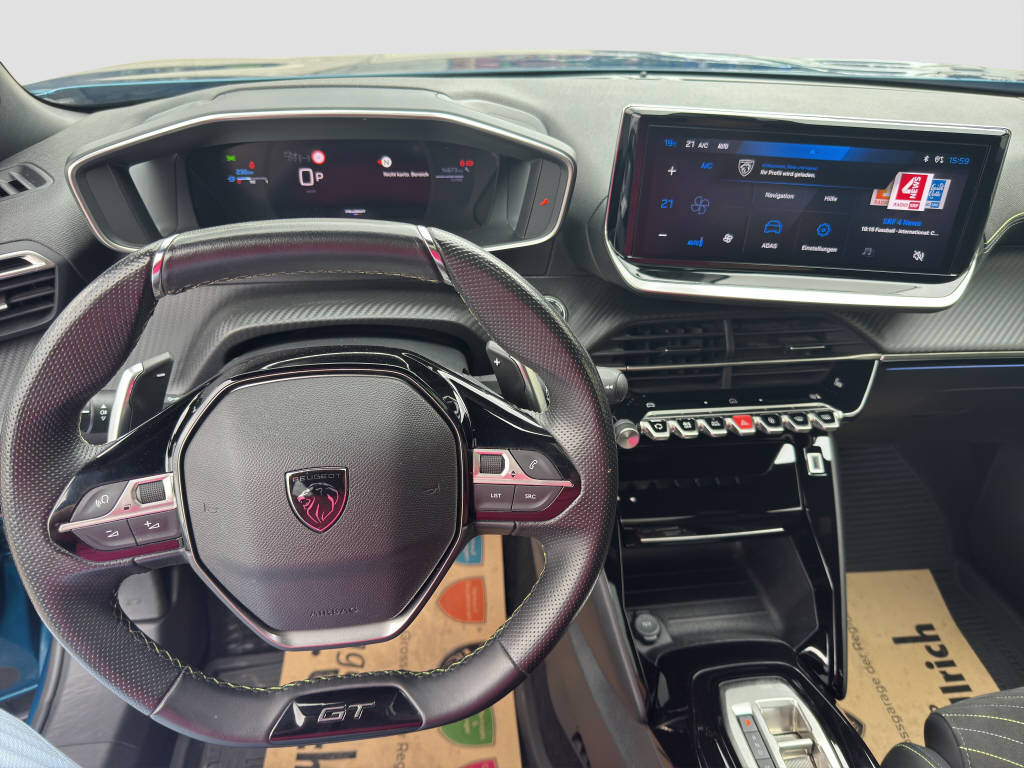 PEUGEOT 2008 1.2 Hybrid 145 GT-image-9