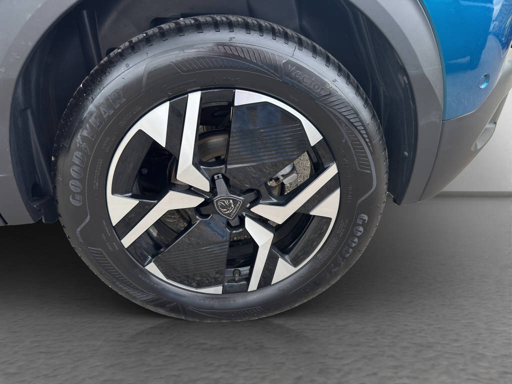 PEUGEOT 2008 1.2 Hybrid 145 GT-image-14