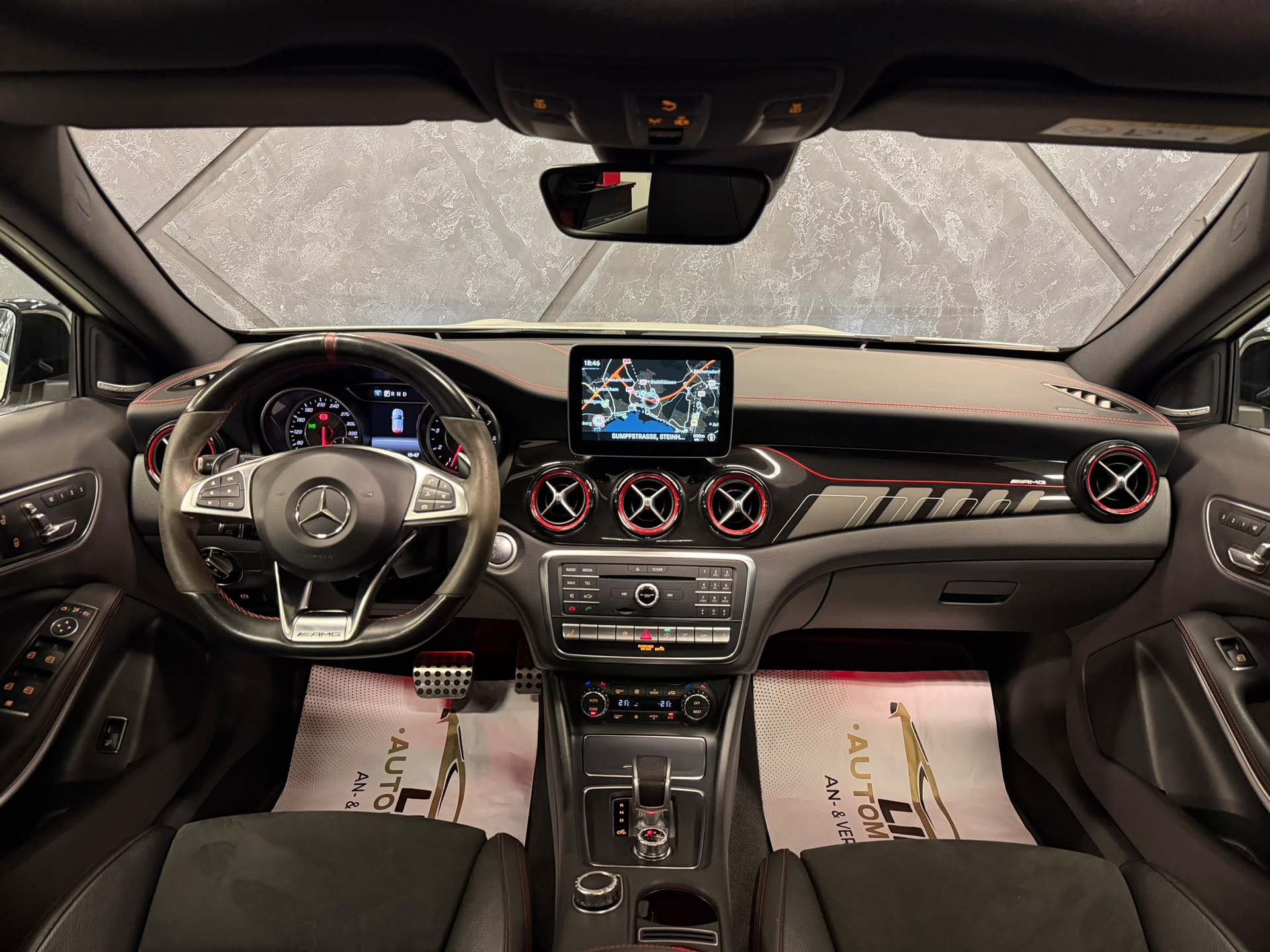 MERCEDES-BENZ GLA 45 AMG 4Matic 7G-DCT-image-8