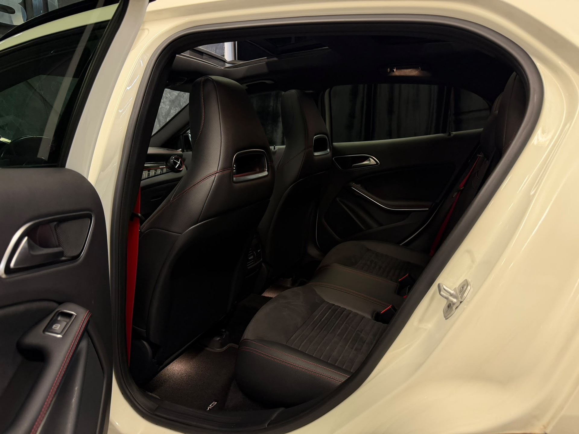 MERCEDES-BENZ GLA 45 AMG 4Matic 7G-DCT-image-10