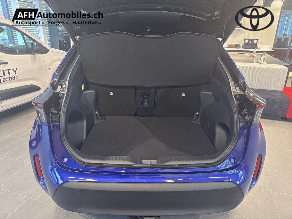 TOYOTA Yaris Cross 1.5 VVT-i HSD Premium AWD-i-image-9