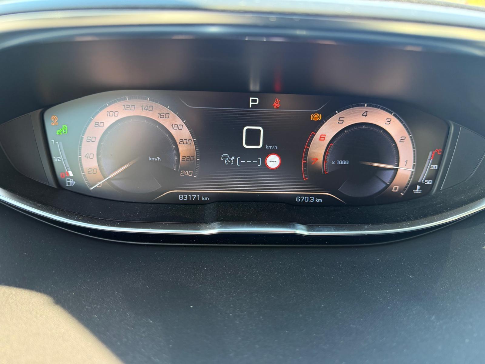 PEUGEOT 3008 1.6 PureTech GT Line-image-9