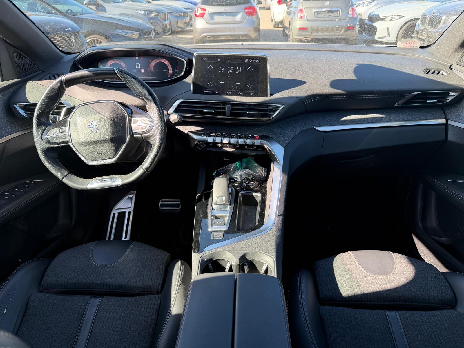 PEUGEOT 3008 1.6 PureTech GT Line-image-8