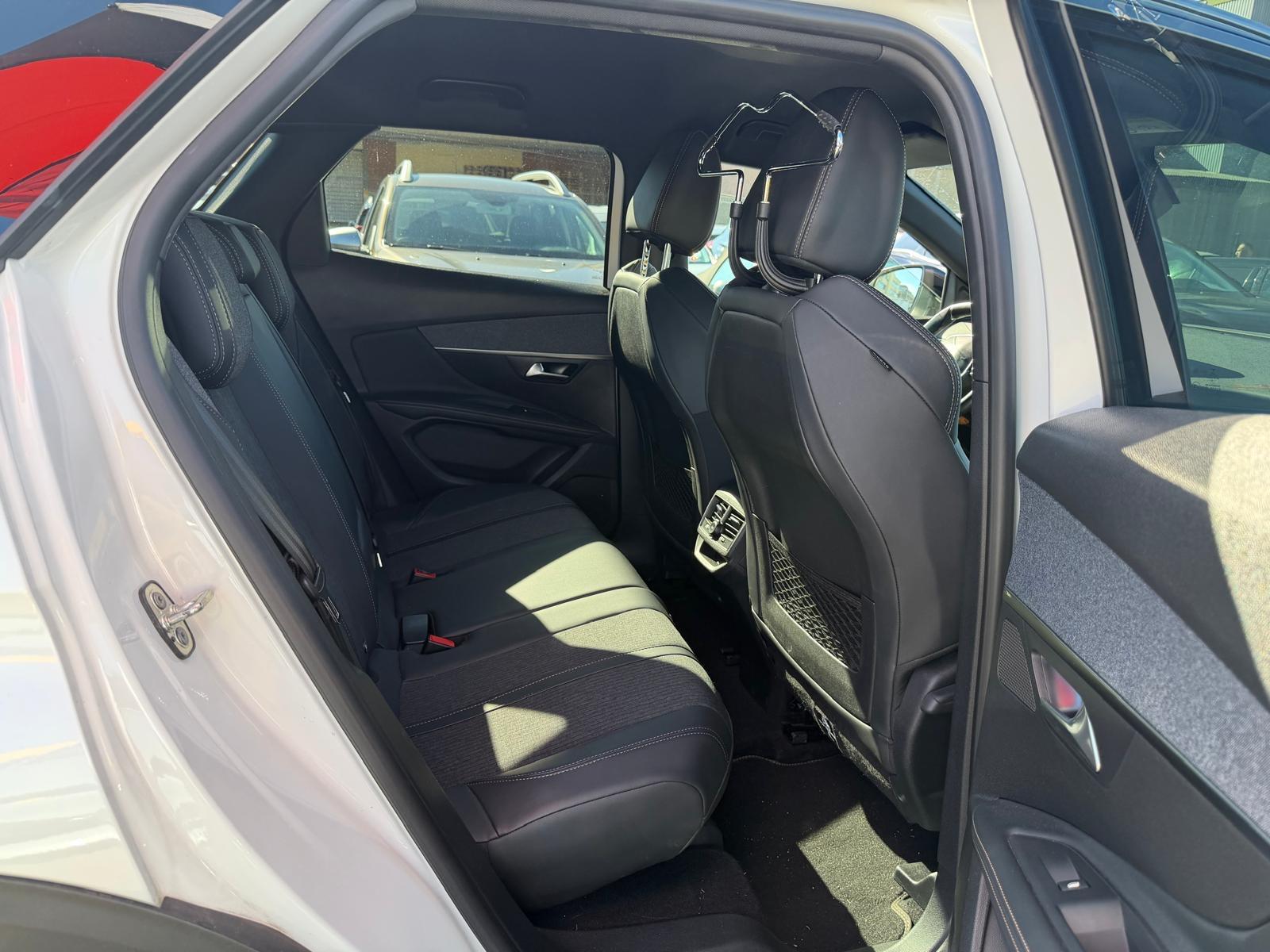PEUGEOT 3008 1.6 PureTech GT Line-image-11
