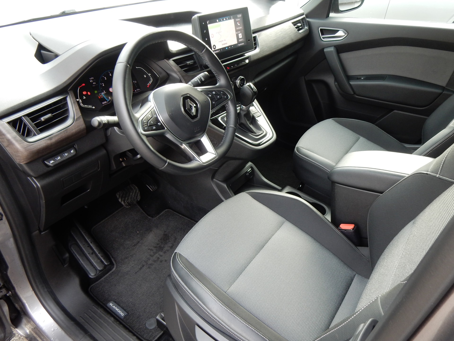 RENAULT Kangoo 1.3 TCe 130 PF Techno EDC-image-5