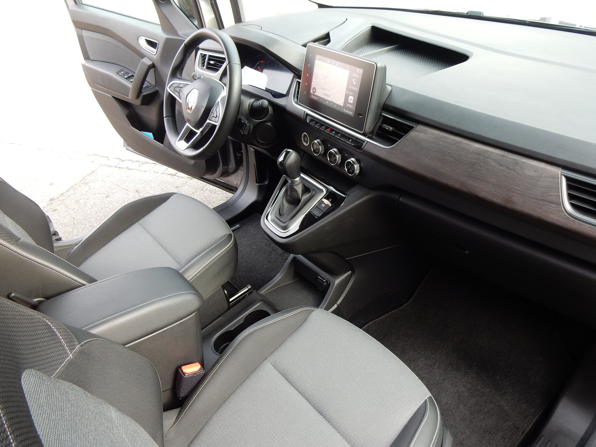 RENAULT Kangoo 1.3 TCe 130 PF Techno EDC-image-8
