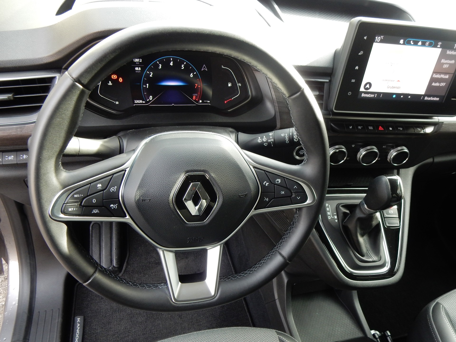 RENAULT Kangoo 1.3 TCe 130 PF Techno EDC-image-12