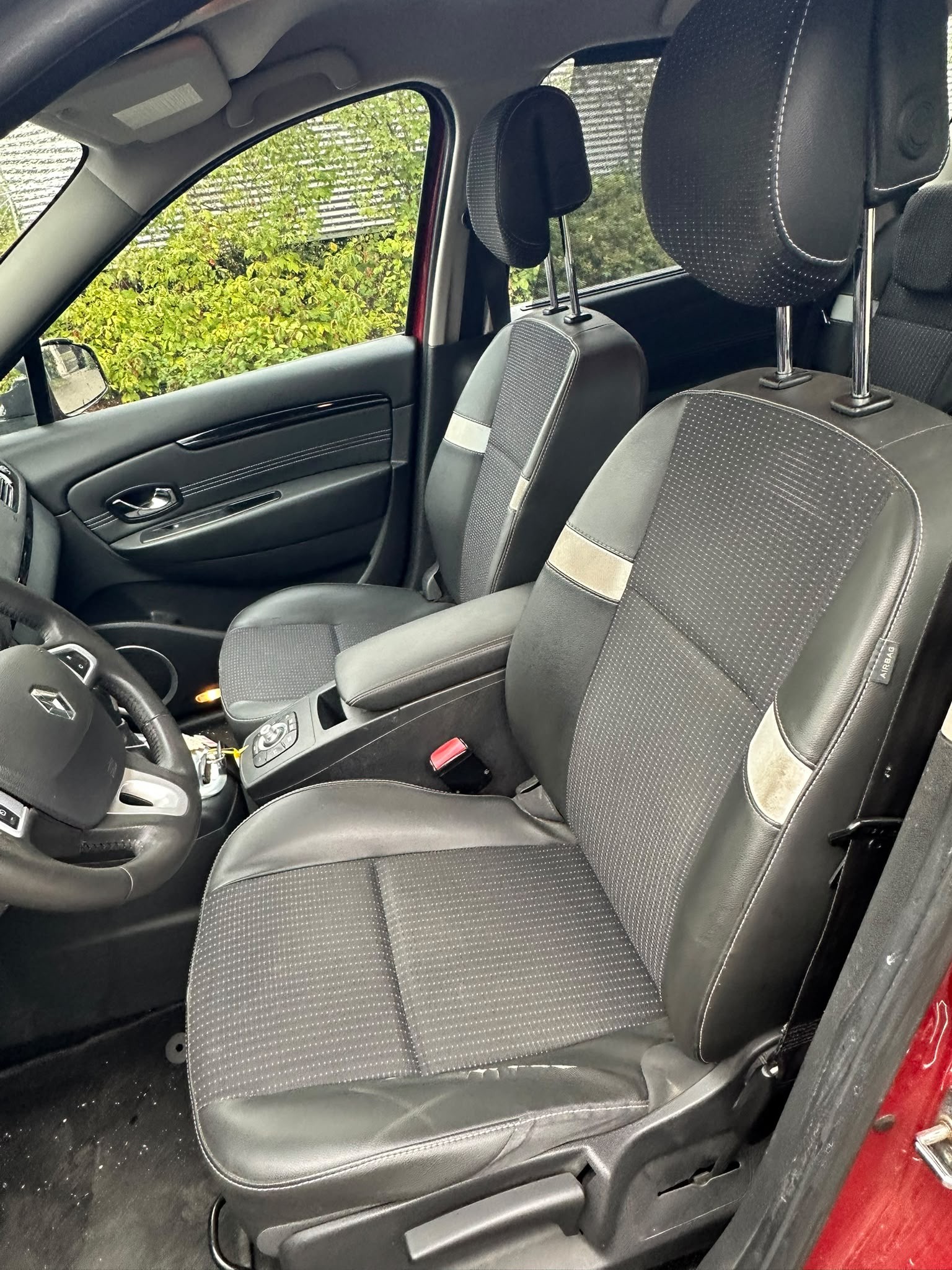 RENAULT Scénic 2.0 16V Dynamique X-Tronic CVT-image-5