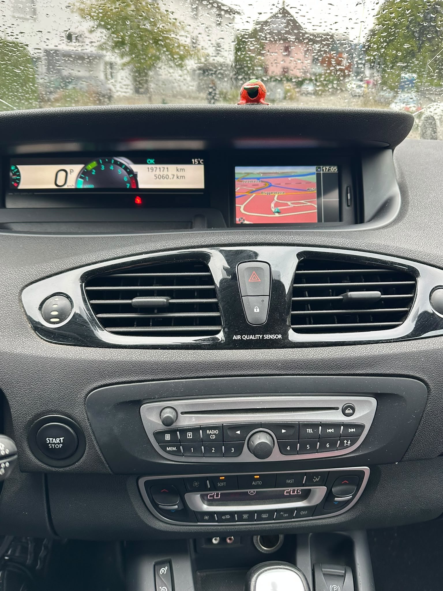 RENAULT Scénic 2.0 16V Dynamique X-Tronic CVT-image-7