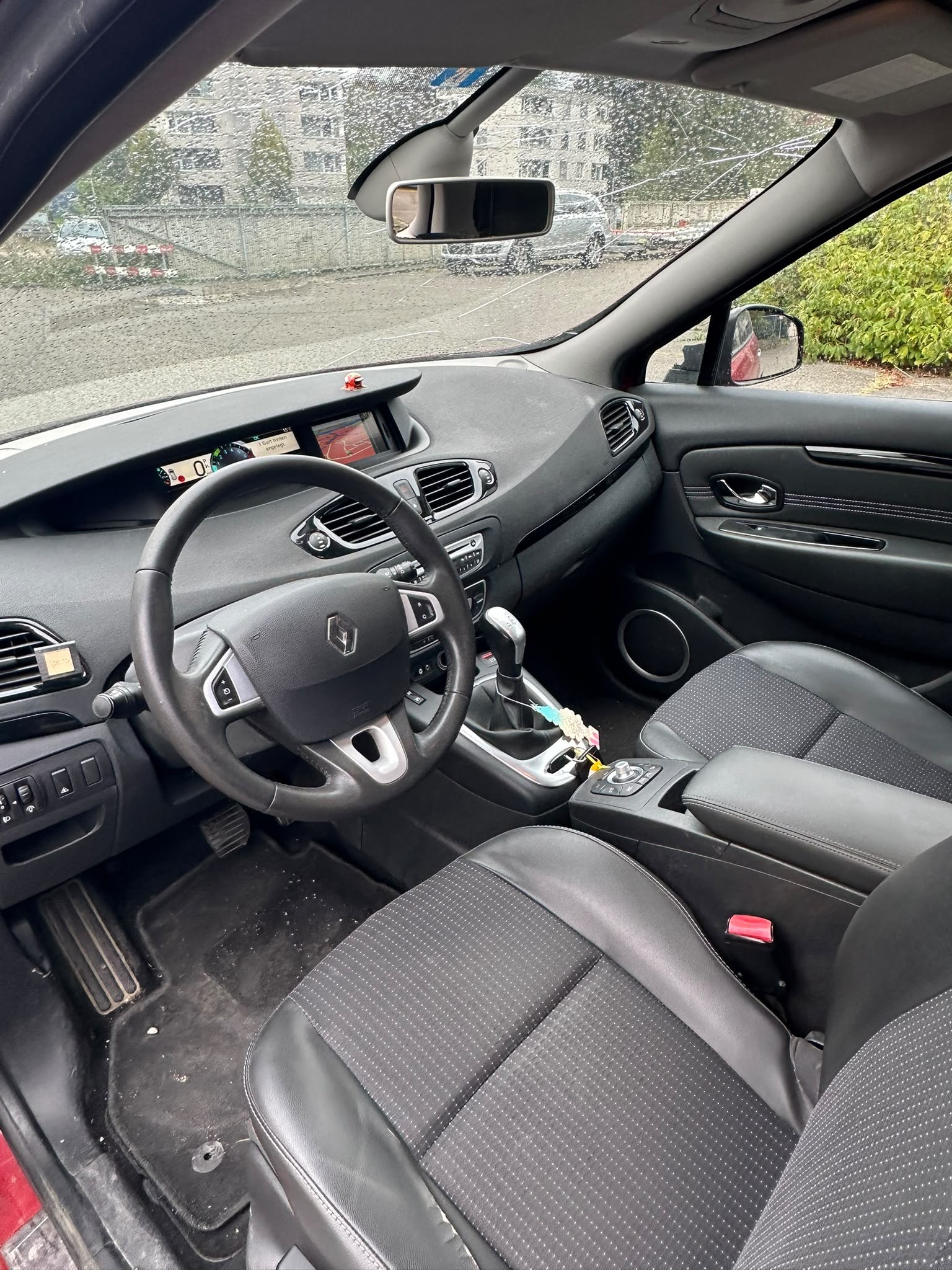 RENAULT Scénic 2.0 16V Dynamique X-Tronic CVT-image-6