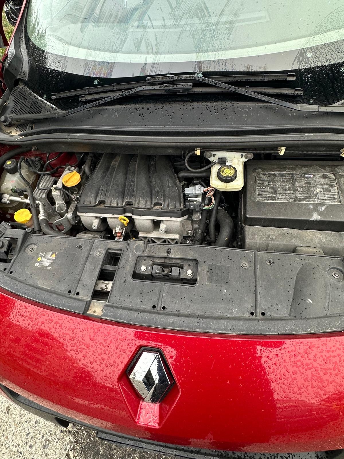 RENAULT Scénic 2.0 16V Dynamique X-Tronic CVT-image-9