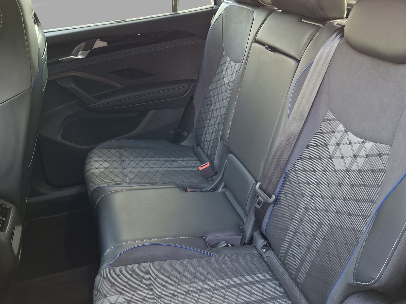 VW Tayron 2.0 TSI R-Line DSG 4Motion-image-11