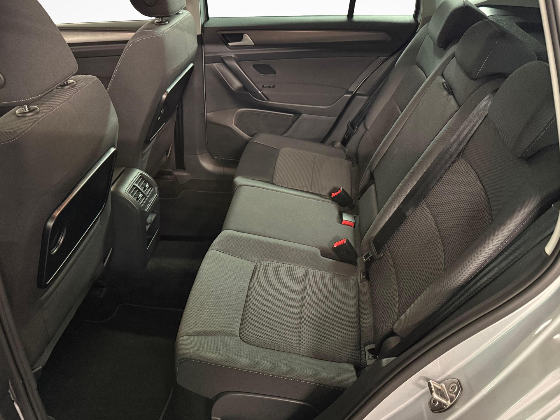 VW Golf VII Sportsvan 1.5 TSI Comfortline DSG-image-12