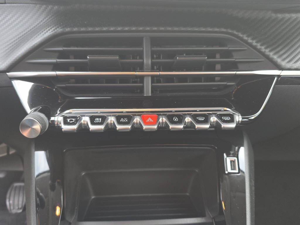 PEUGEOT 208 1.2 PureTech Active Pack-image-22