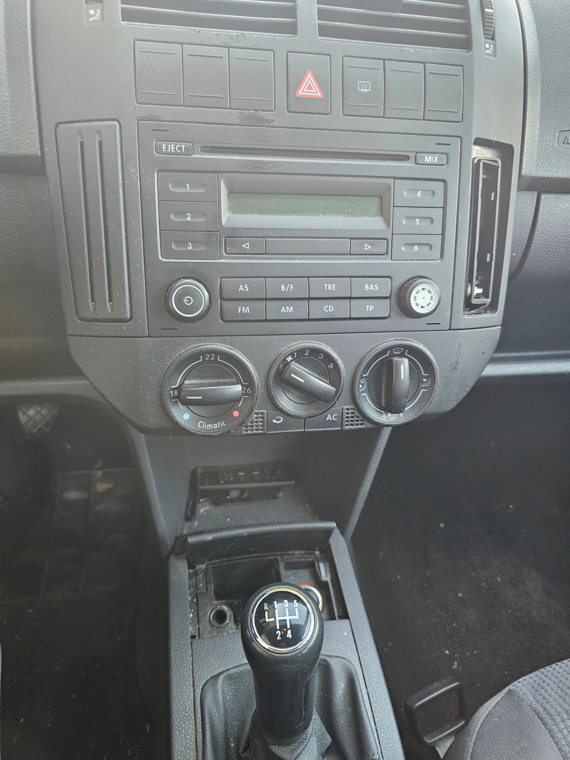 VW Polo 1.4 16V Trendline-image-12