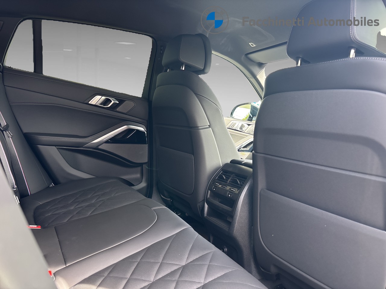 BMW X6 xDrive 48V 30d M Sport Pro Steptronic-image-11