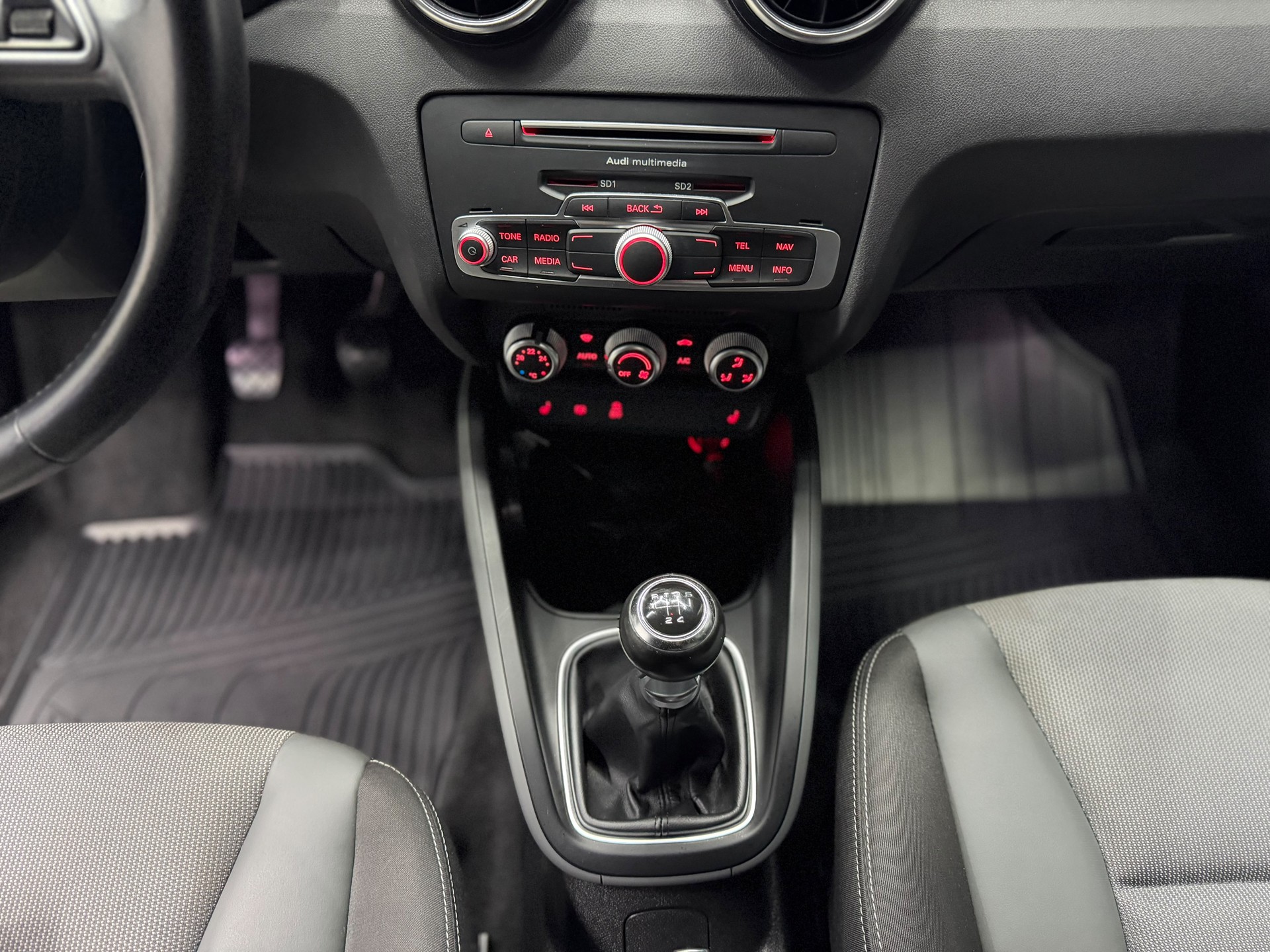AUDI A1 Sportback S-Line 1.0 TFSI Sport | Bicolor | PDC | S-Line | Ambiente | Sitzheizung-image-16