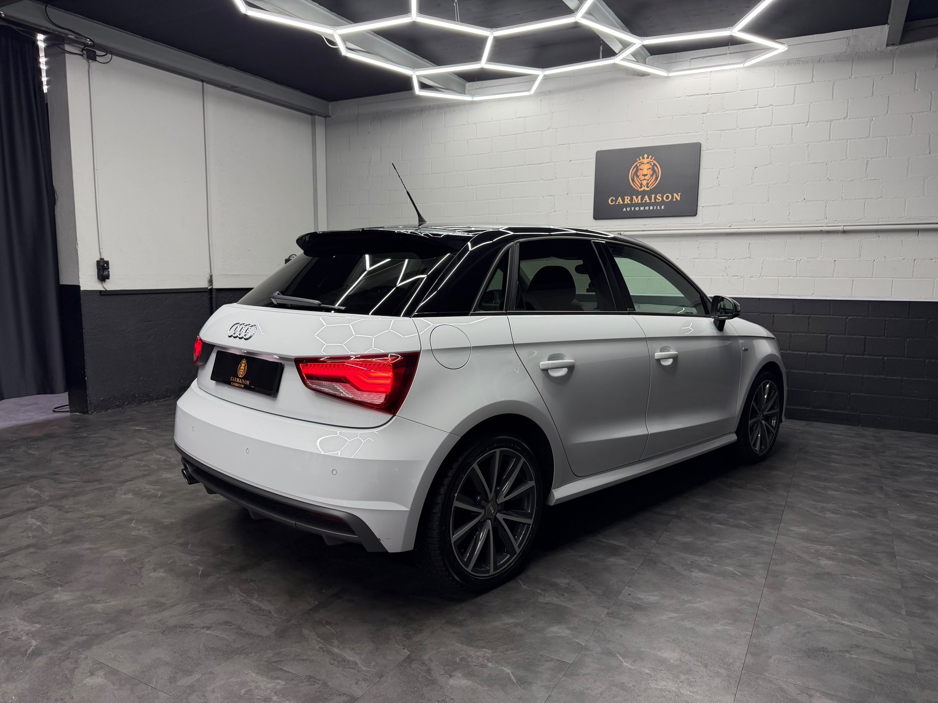 AUDI A1 Sportback S-Line 1.0 TFSI Sport | Bicolor | PDC | S-Line | Ambiente | Sitzheizung-image-7