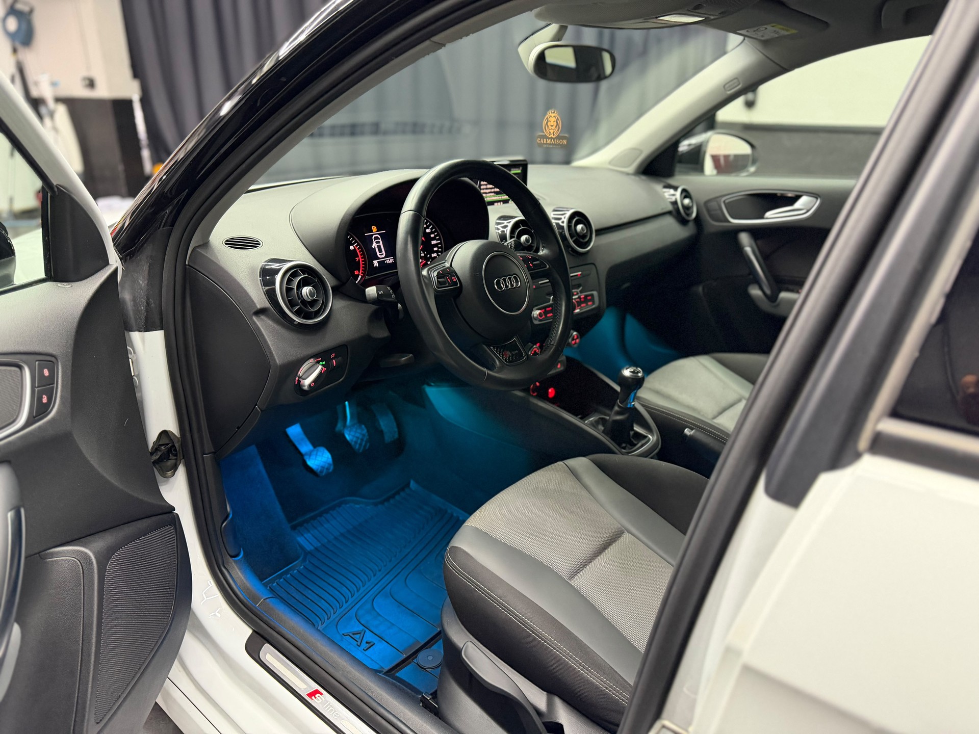 AUDI A1 Sportback S-Line 1.0 TFSI Sport | Bicolor | PDC | S-Line | Ambiente | Sitzheizung-image-24