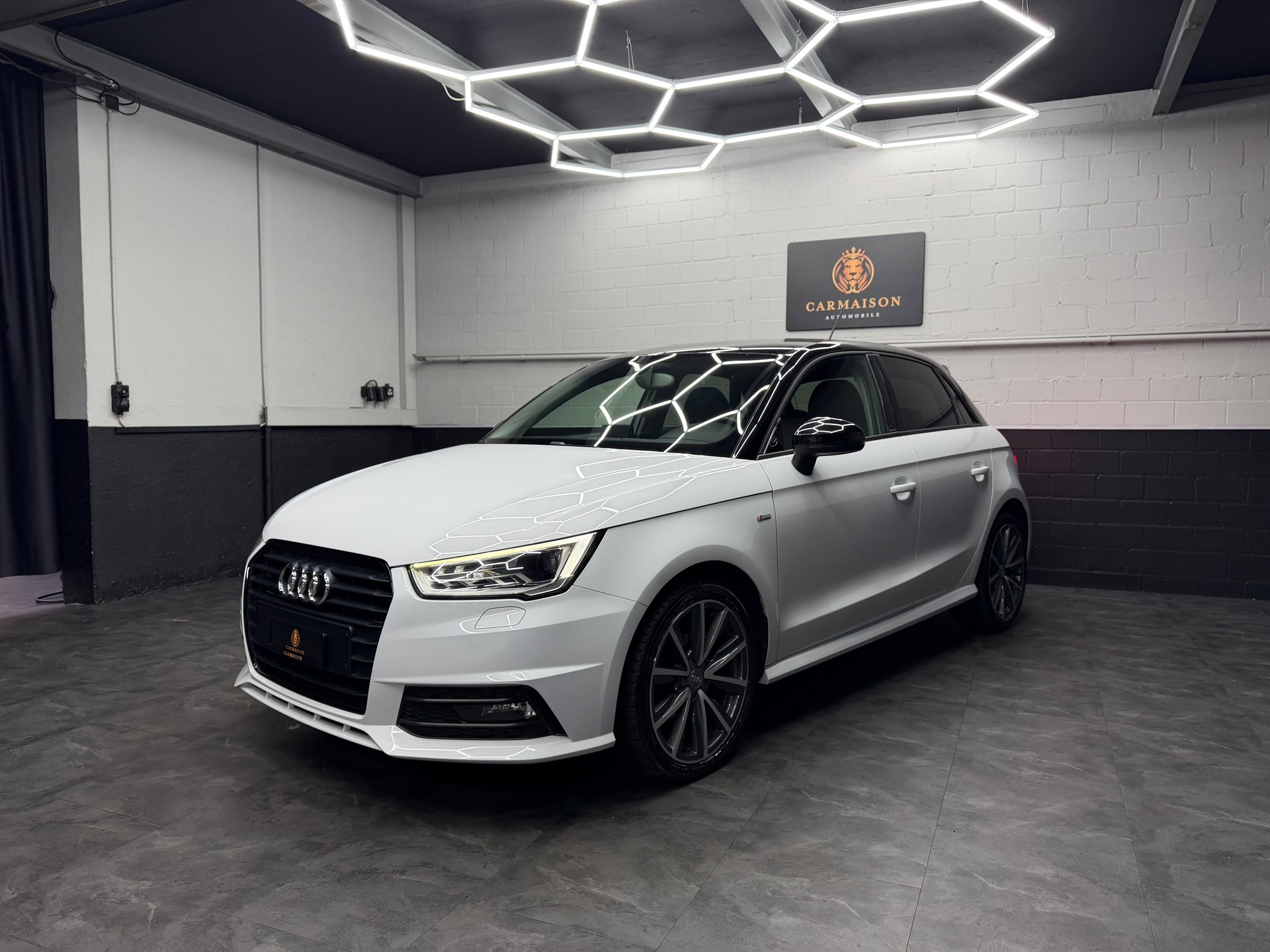 AUDI A1 Sportback S-Line 1.0 TFSI Sport | Bicolor | PDC | S-Line | Ambiente | Sitzheizung-image-2