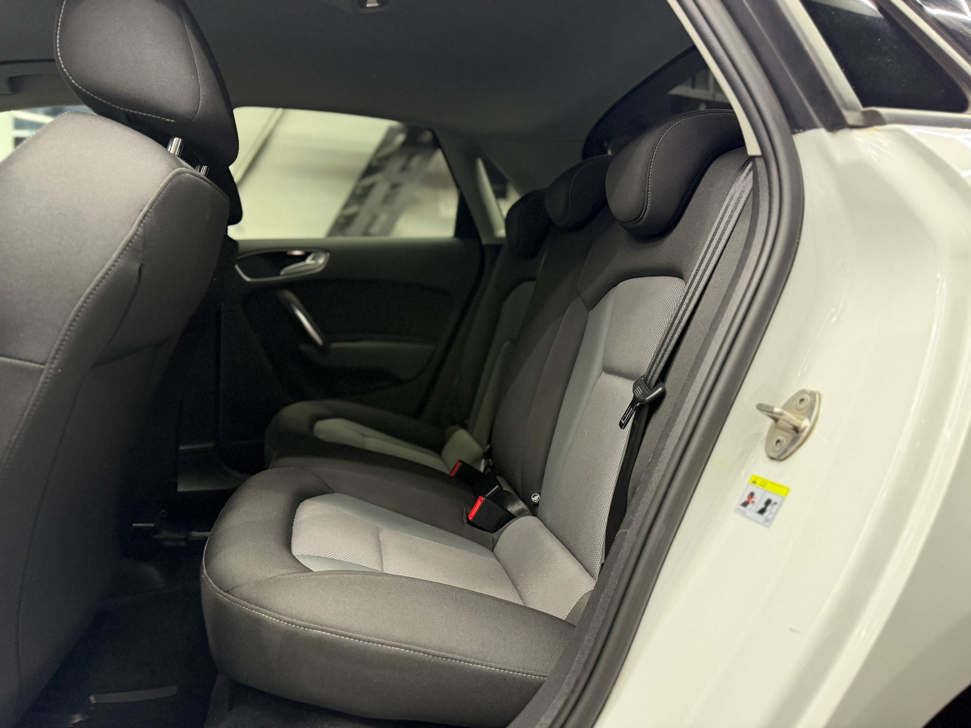 AUDI A1 Sportback S-Line 1.0 TFSI Sport | Bicolor | PDC | S-Line | Ambiente | Sitzheizung-image-19