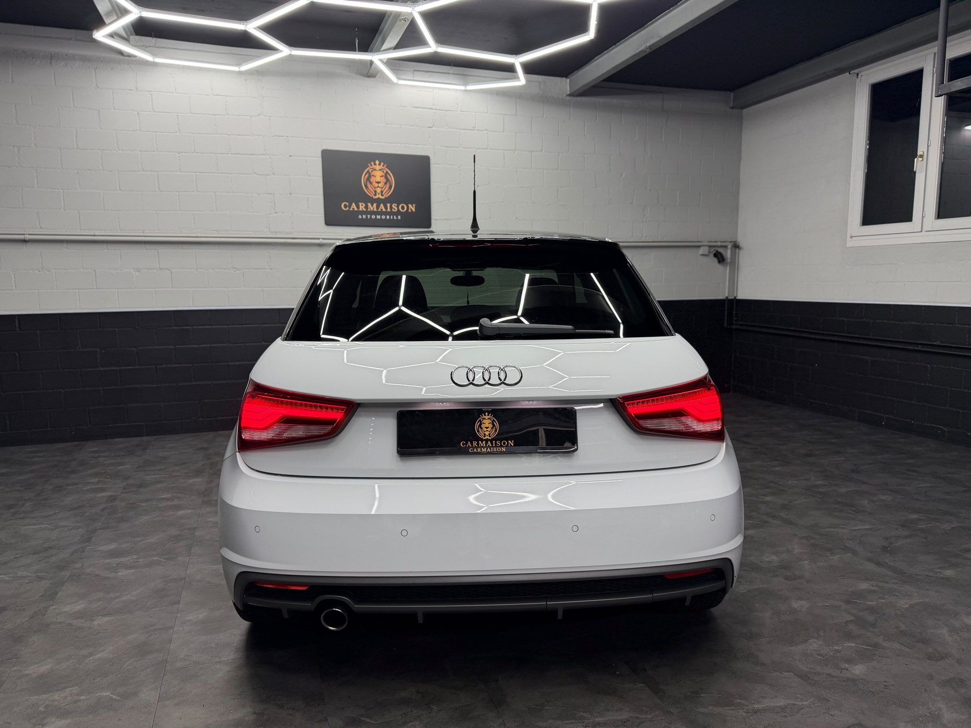 AUDI A1 Sportback S-Line 1.0 TFSI Sport | Bicolor | PDC | S-Line | Ambiente | Sitzheizung-image-6