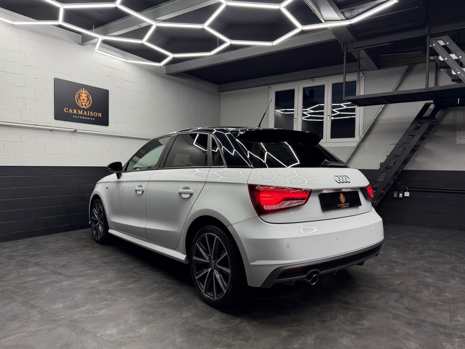 AUDI A1 Sportback S-Line 1.0 TFSI Sport | Bicolor | PDC | S-Line | Ambiente | Sitzheizung-image-5