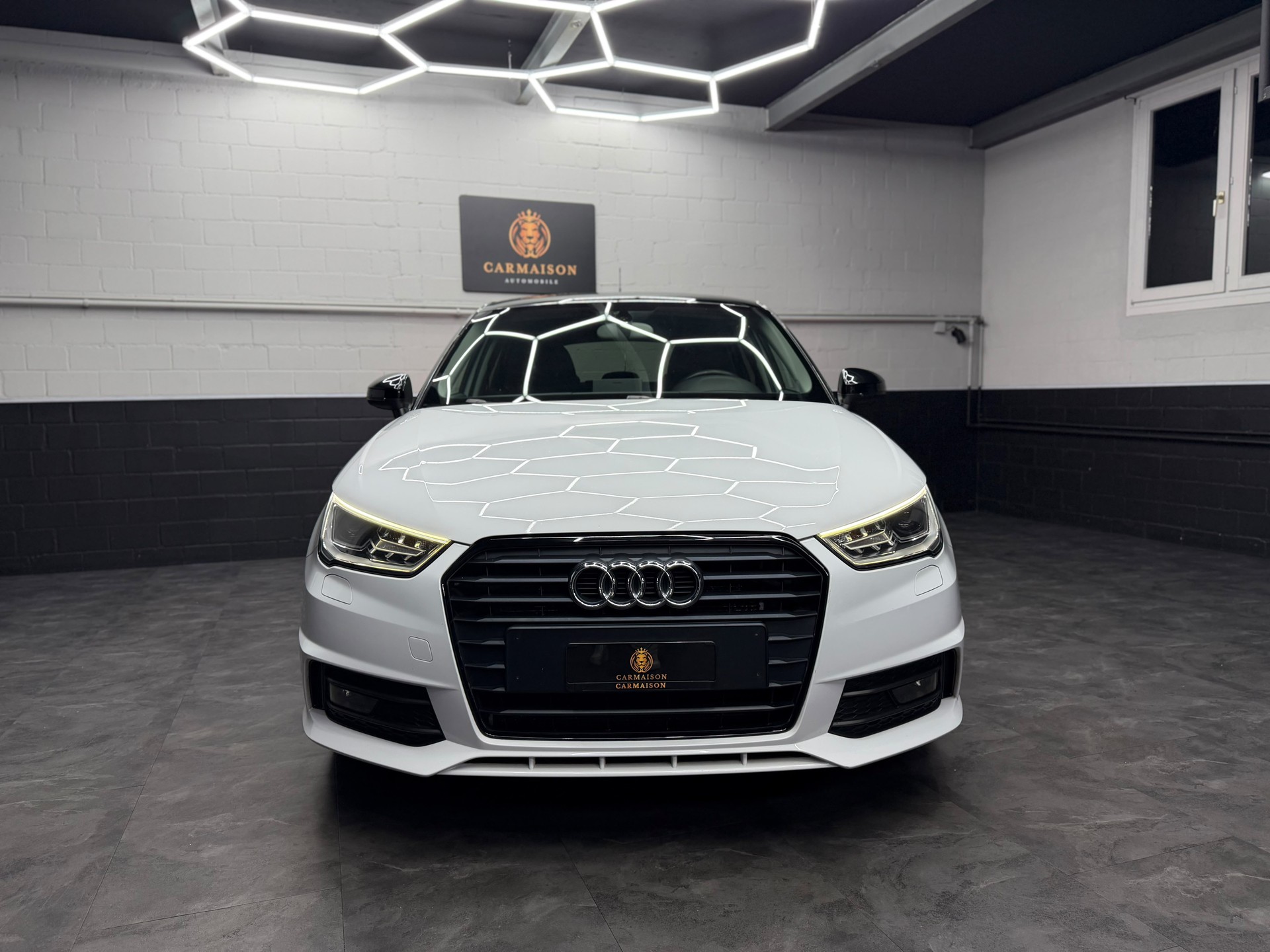 AUDI A1 Sportback S-Line 1.0 TFSI Sport | Bicolor | PDC | S-Line | Ambiente | Sitzheizung-image-1
