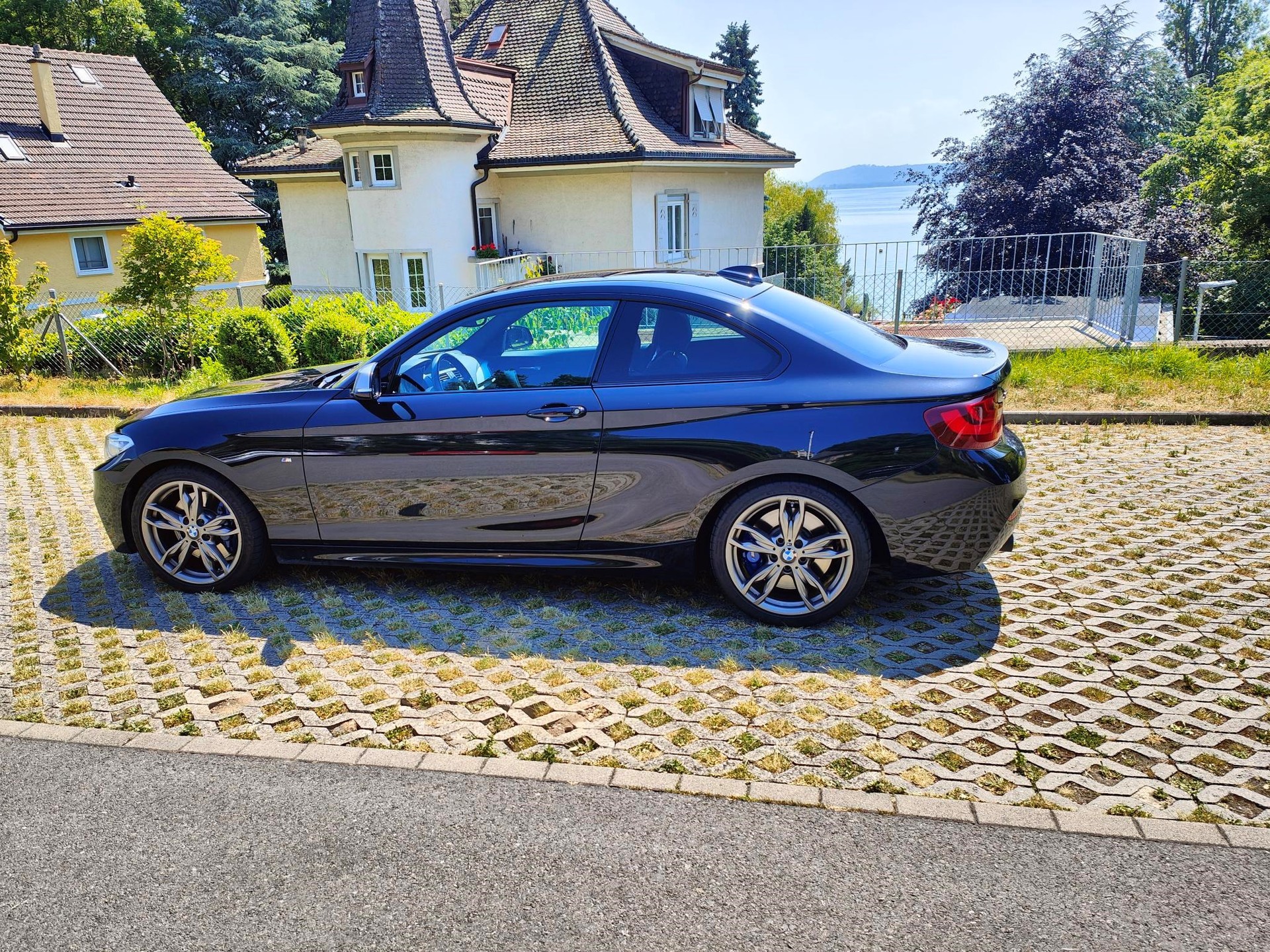BMW M240i xDrive Steptronic-image-3