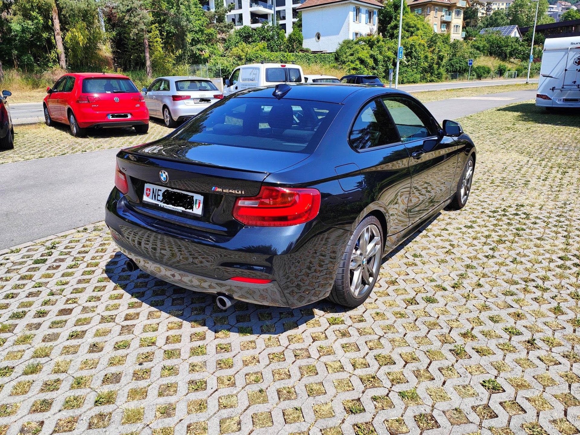 BMW M240i xDrive Steptronic-image-4